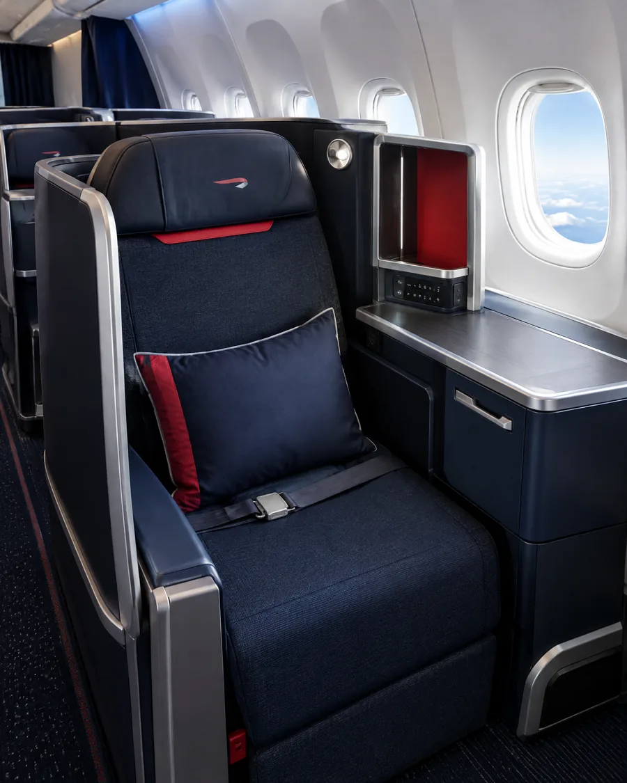 Khoang Thương gia minh họa theo nhận diện hãng: British Airways