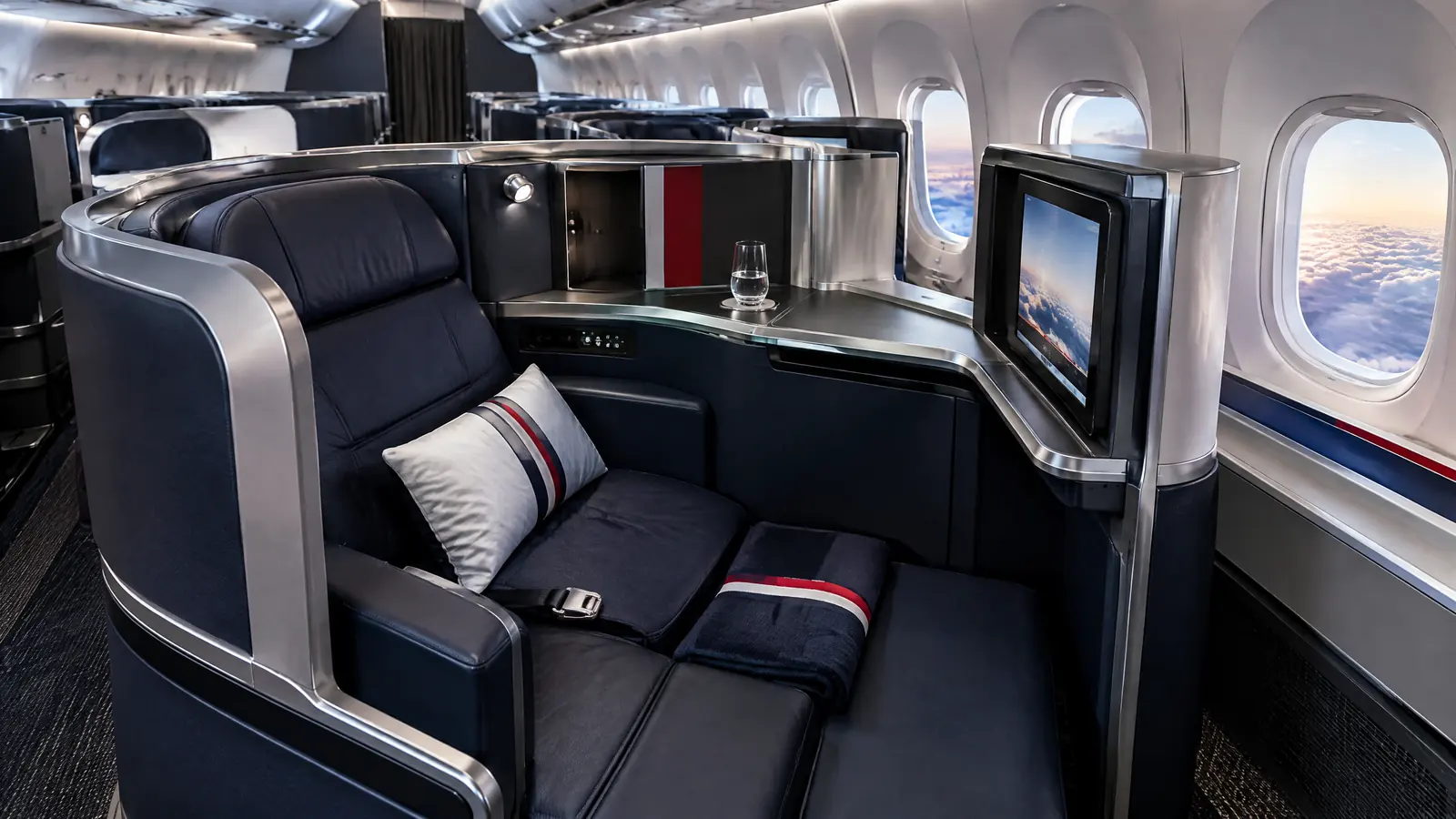 Khoang Thương gia minh họa theo nhận diện hãng: American Airlines