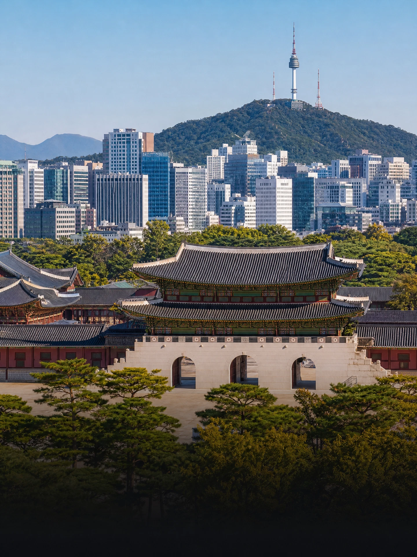 Cung Gyeongbokgung và tháp N Seoul tại Seoul, Hàn Quốc