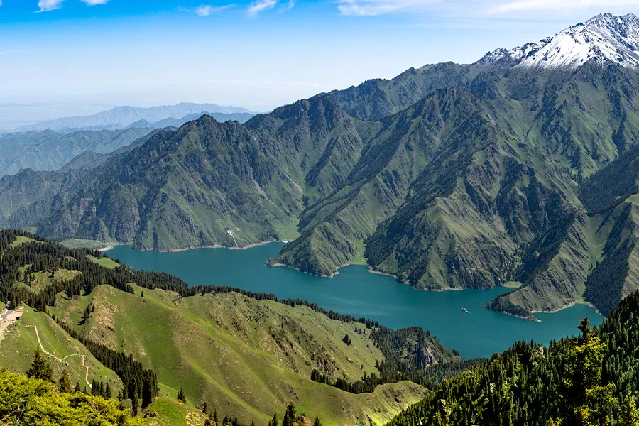 Hồ Thiên Đường ở Urumqi Tân Cương