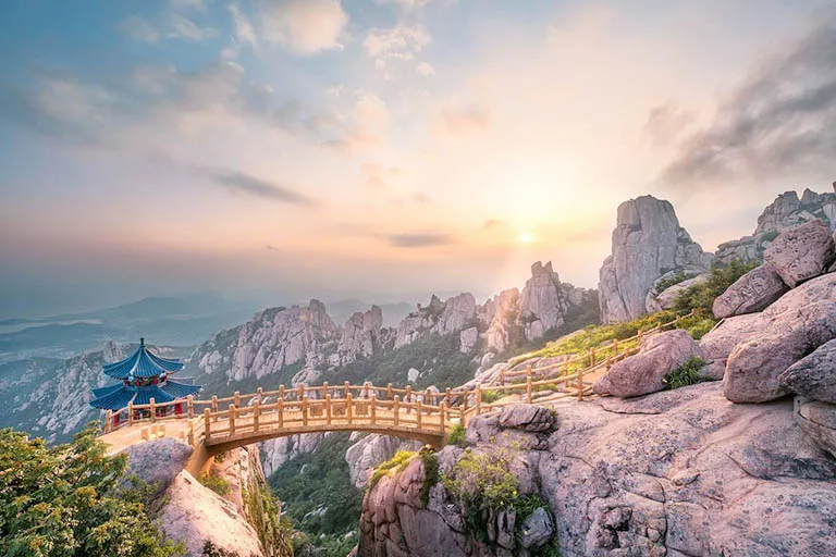 Núi Lão Sơn nổi tiếng