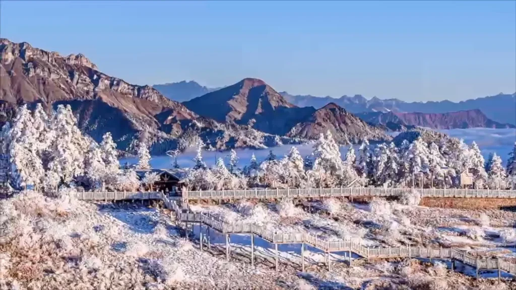 Núi tuyết Tây Lăng 