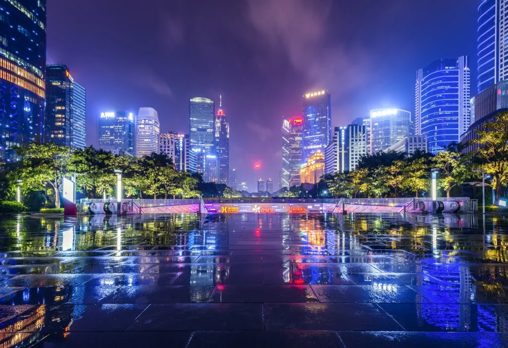 Thưởng thức ánh đèn buổi tối ở thị trấn mới Zhujiang