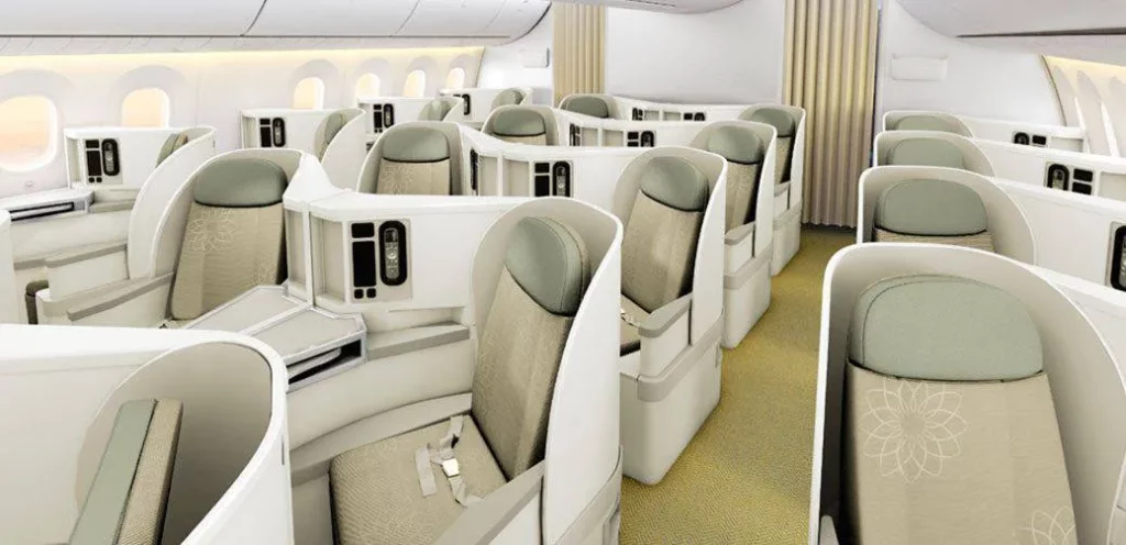 Có nên mua vé máy bay hạng thương gia từ Hà Nội đi Mỹ không?